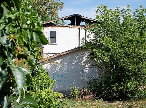 Winnipeg Free Press / Mike Thiessen 
Winnipeg Fire Paramedic Service was called to a vacant house on Lisgar Avenue in the morning of July 1st. It was supposed to transformed into affordable housing by the province. 230703 &#x2013; Monday, July 3, 2023