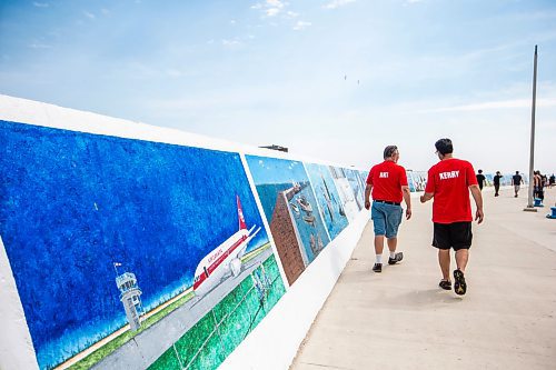 MIKAELA MACKENZIE / WINNIPEG FREE PRESS

Art Zuke (left) and Kerry Seabrook at the pier in Gimli on Monday, July 3, 2023. For Jen story.
Winnipeg Free Press 2023.