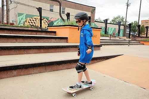 04072023
Ten-year-old Isla Pettigrew skateboards at the Kristopher Campbell Memorial Skatepark in Brandon on a cool Tuesday. (Tim Smith/The Brandon Sun)