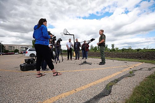 RUTH BONNEVILLE / WINNIPEG FREE PRESS

Local - Coyote attacks

Staff Sgt. Graeme Smith, Winnipeg District, Manitoba Natural Resources and Northern Development Conservation Officer holds press conference updating the public on Coyote attacks Wednesday on 653 Knowles Ave.


July 5th,  2023
