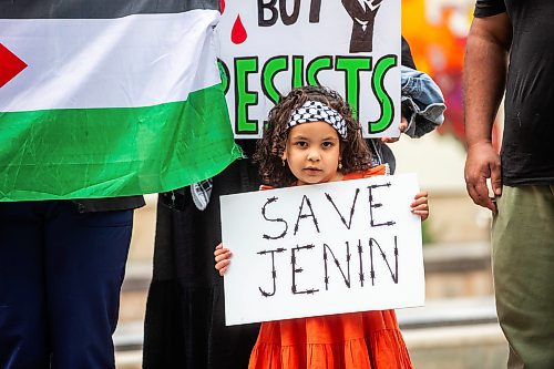 MIKAELA MACKENZIE / WINNIPEG FREE PRESS

Rayanne Hejja, three, takes part in a rally denouncing the Israeli military invasion of Jenin at City Hall in Winnipeg on Wednesday, July 5, 2023.  Standup.
Winnipeg Free Press 2023.