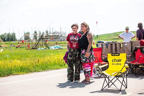 MIKAELA MACKENZIE / WINNIPEG FREE PRESS

Cambria Harris (left) and Melissa Robinson pose for a photo at the blockade/camp outside the Brady Landfill after the province announced that they will not be funding a landfill search for the murdered women on Thursday, July 6, 2023.  For Chris Kitching story.
Winnipeg Free Press 2023.