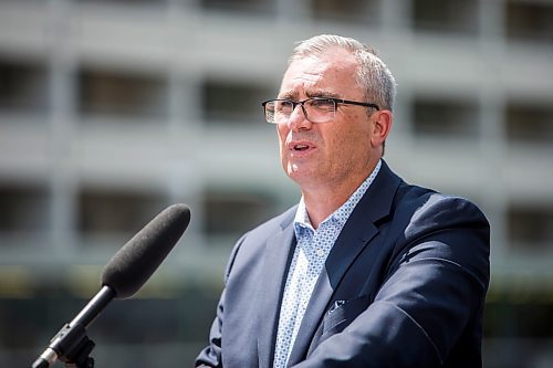 MIKAELA MACKENZIE / WINNIPEG FREE PRESS

President and CEO of the Manitoba Chamber of Commerce Chuck Davidson speaks after the announcement of the Downtown Building Business Program in Winnipeg on Monday, July 18, 2022. For Marty Cash story.
Winnipeg Free Press 2022.