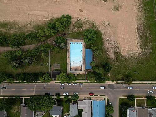 The Kiwanis Pool on 13th Street in Brandon sits empty and unused, as seen from above on Tuesday. (Tim Smith/The Brandon Sun)