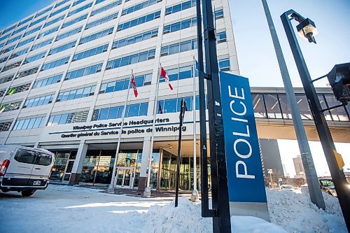 MIKAELA MACKENZIE / WINNIPEG FREE PRESS

The Winnipeg Police Service headquarters, where an individual doused himself in flammable liquid and attempted to light himself on fire, in Winnipeg on Wednesday, Jan. 19, 2022. For --- story.
Winnipeg Free Press 2022.