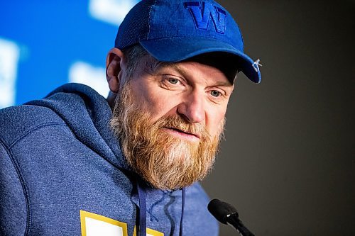 MIKAELA MACKENZIE / WINNIPEG FREE PRESS

Head coach Mike O&#x2019;Shea speaks to the media at an end-of-season wrap up at IG Field in Winnipeg on Thursday, Nov. 24, 2022. For Jeff Hamilton story.
Winnipeg Free Press 2022.