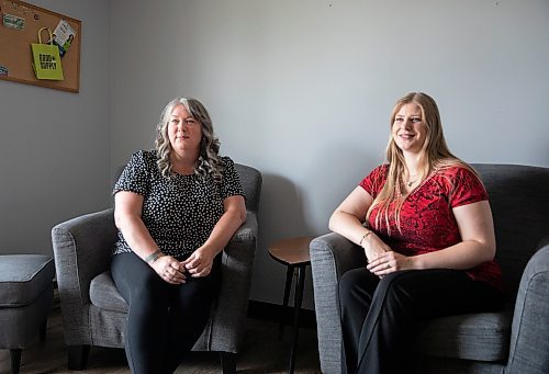 JESSICA LEE / WINNIPEG FREE PRESS

Megan Wallace, Supports for Seniors supervisor (in red), and Lexi Golembioski, program coordinator, pose for a photo July 12, 2023 at the Good Neighbours Active Living Centre.

Reporter: Tessa