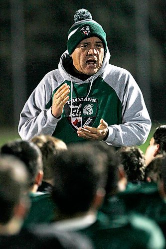 November 9, 2015 - 151109  -  Head coach Kelsey McKay of Vincent Massey High School at practice Monday, November 9, 2015. Vincent Massey Trojans will face the St Paul's Crusaders in this year's high school final  John Woods / Winnipeg Free Press