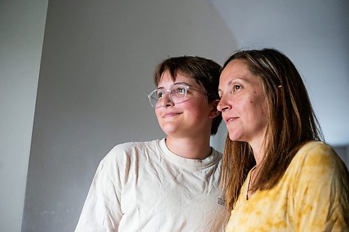 MIKAELA MACKENZIE / WINNIPEG FREE PRESS

Jill Chapman and her son, Adam Donaghy, at their home on Thursday, July 13, 2023. Adam Donaghy is a transgender high schooler who has been on the waiting list for HSC&#x2019;s Gender Dysphoria Assessment and Action for Youth Centre (GDAAY) program for nearly three years.  For Eva/Katie story.
Winnipeg Free Press 2023.