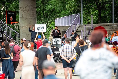 MIKAELA MACKENZIE / WINNIPEG FREE PRESS

Manitoba NDP party leader Wab Kinew speaks at the Disability Matters Vote Campaign at The Forks on Thursday, July 13, 2023. Standup.
Winnipeg Free Press 2023.