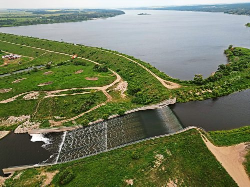 An aerial view of the spillway at the Rivers Reservoir and dam on a smoky Friday. (Tim Smith/The Brandon Sun)
