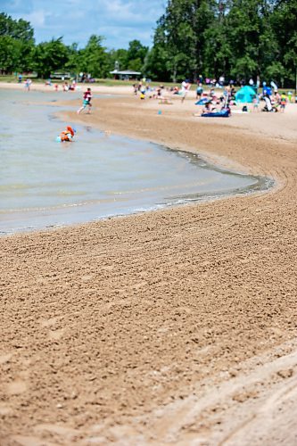 MIKAELA MACKENZIE / WINNIPEG FREE PRESS

The beach at Bird&#x2019;s Hill Provincial Park, which has now been raked but previously had complaints about excessive goose poop, on Friday, July 14, 2023. For Danielle story.
Winnipeg Free Press 2023.