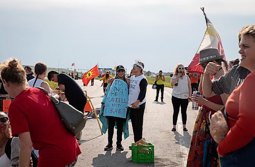 JESSICA LEE / WINNIPEG FREE PRESS

Dale Myran (in white), uncle of Marcedes Myran, and Jade Little are photographed at the Brady Landfill July 14, 2023.

Reporter: Chris Kitching