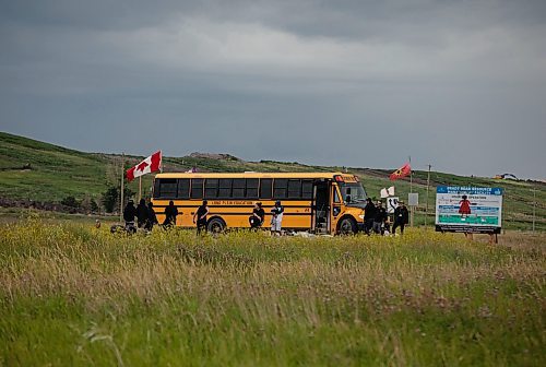 JESSICA LEE / WINNIPEG FREE PRESS

A Long Plain First Nations bus blocks the main road to Brady Landfill July 14, 2023, after two police visits with a city injunction telling them to unblock the road.

Reporter: Chris Kitching