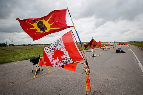 JOHN WOODS / WINNIPEG FREE PRESS
People still block a road to the city&#x573; Brady Road landfill despite a court injunction to vacate the area in Winnipeg, Sunday, July 16, 2023. The group is protesting the province&#x573; refusal to pay for a search a landfill.

Reporter: macintosh