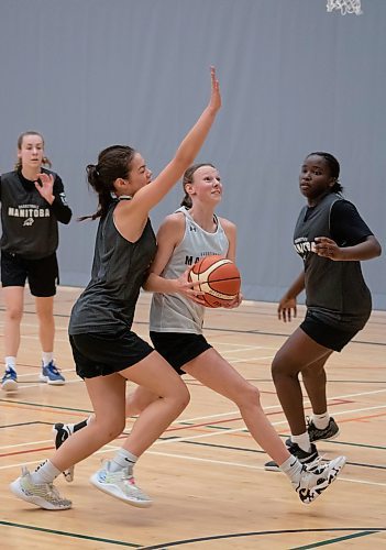 Mike Thiessen / Winnipeg Free Press
Lilly Vande Graff during the Team Manitoba 17U women&#x2019;s basketball practice. Team Manitoba will be heading to nationals in Calgary at the end of the month. For Mike Sawatzky. 230718 &#x2013; Tuesday, July 18, 2023