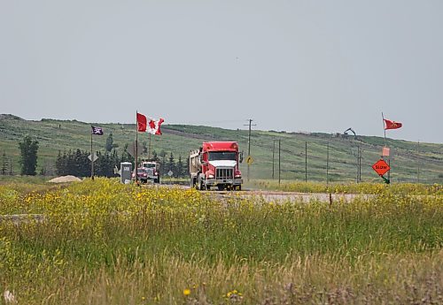 JESSICA LEE / WINNIPEG FREE PRESS

Traffic drives through the main road to Brady Landfill July 18, 2023 after the removal of the blockade earlier that morning.

Reporter: Chris Kitching