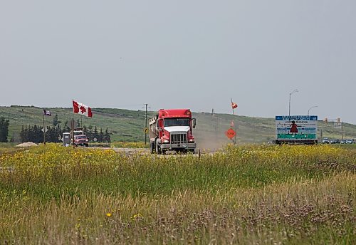 JESSICA LEE / WINNIPEG FREE PRESS

Traffic drives through the main road to Brady Landfill July 18, 2023 after the removal of the blockade earlier that morning.

Reporter: Chris Kitching