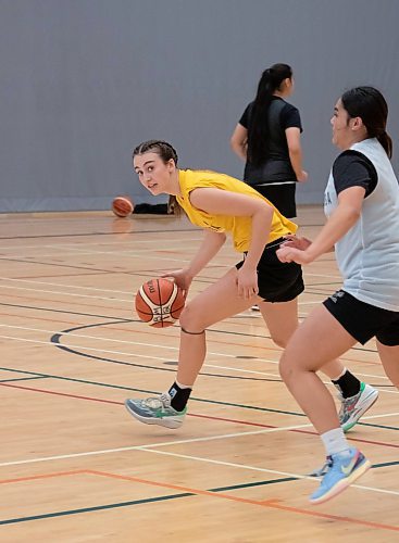 Mike Thiessen / Winnipeg Free Press 
Izzi Fust during the Team Manitoba 17U women&#x2019;s basketball practice. Team Manitoba will be heading to nationals in Calgary at the end of the month. For Mike Sawatzky. 230718 &#x2013; Tuesday, July 18, 2023