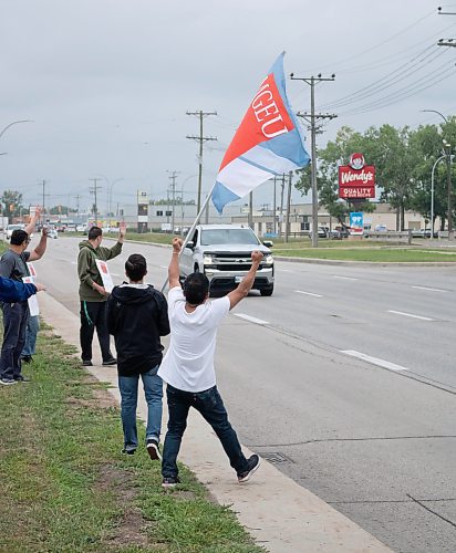 Mike Thiessen / Winnipeg Free Press 
Manitoba Liquor and Lotteries employees went on a one-day strike on Wednesday, picketing in front of the MLL distribution centre. For Malak Abas. 2320719 &#x2013; Wednesday, July 19, 2023