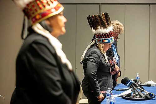 MIKAELA MACKENZIE / WINNIPEG FREE PRESS

Assembly of First Nations regional chief Cindy Woodhouse stands for a moment of silence at a press conference at the Canadian Museum for Human Rights on Wednesday, July 19, 2023. For Tyler story.
Winnipeg Free Press 2023.