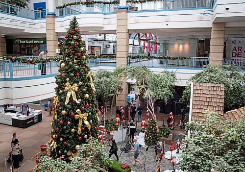 JESSICA LEE / WINNIPEG FREE PRESS

The set of &#x2018;Christmas in Love, Ohio&#x2019; is photographed at Portage Place July 19, 2023.

Reporter: Graham McDonald