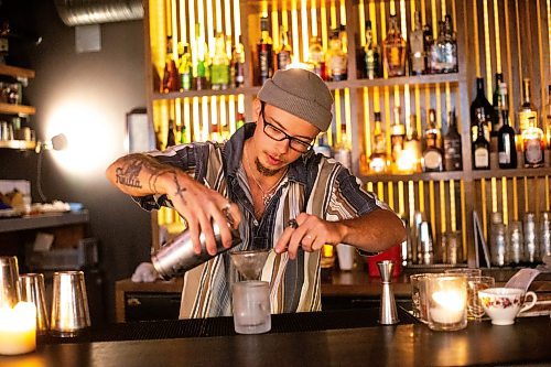 MIKAELA MACKENZIE / WINNIPEG FREE PRESS

Dylan Periera makes a Hi, Ken cocktail at Darling Bar on Wednesday, July 12, 2023.  For AV Kitching story.
Winnipeg Free Press 2023.