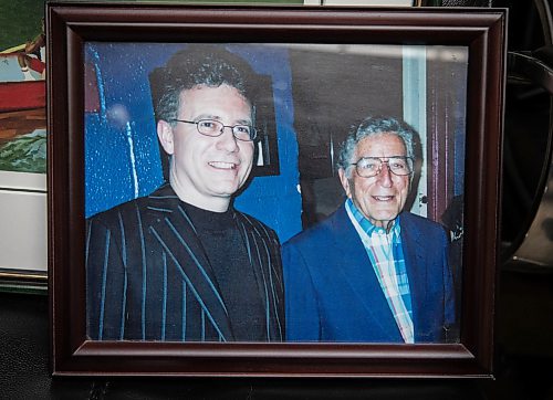 JESSICA LEE / WINNIPEG FREE PRESS

Lawyer Ian Restall, a huge Tony Bennett fan, stands with Tony in a photo from 2006.

Reporter: Kevin??