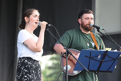 Mary Park and Zack Weston, also known as Beauty and the Beard, perform on stage at Rideau Park during the second day of the inaugural Salamander Summer Music Festival. (Kyle Darbyson/The Brandon Sun)