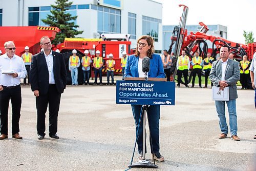 MIKAELA MACKENZIE / WINNIPEG FREE PRESS

Premier Heather Stefanson announces the Critical Minerals Strategy at a press conference at Sandvik Mining on Tuesday, July 25, 2023. For Martin Cash story.
Winnipeg Free Press 2023