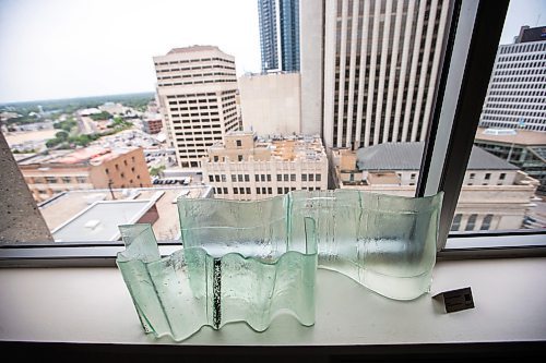 MIKAELA MACKENZIE / WINNIPEG FREE PRESS

Glass sculptures by artist-in-residence Wendy Seversen in the Fairmont Gold Lounge in Winnipeg on Tuesday, July 25, 2023. For Al Small story.
Winnipeg Free Press 2023