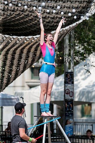 JOHN WOODS / WINNIPEG FREE PRESS
Sarah Teakle performs in her 80&#x2019;s Circus Show on the outdoor stage in Old Market Square during the Winnipeg Fringe Festival in Winnipeg, Sunday, July 30, 2023. 

Reporter: standup