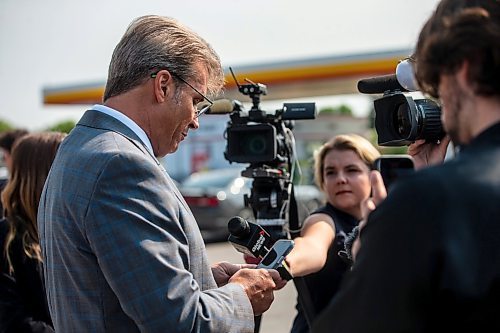 MIKAELA MACKENZIE / WINNIPEG FREE PRESS

Environment and Climate Minister Kevin Klein speaks to the media about allegations calling into question his claims to Metis heritage on Monday, July 31, 2023. For Malak Abas story.
Winnipeg Free Press 2023