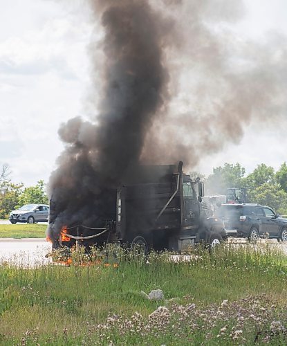 Mike Thiessen / Winnipeg Free Press 
Winnipeg Fire Department crews were called to a burning truck at Abinojii Mikanah and River Road around 3:00 pm today. 230731 &#x2013; Monday, July 31, 2023