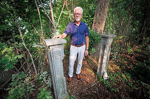 MIKE DEAL / WINNIPEG FREE PRESS
Peter Dueck, Mayor of Arborg, MB, at what used to be the front gate to the old school in Arborg.
230731 - Monday, July 31, 2023.