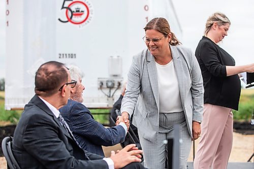 MIKAELA MACKENZIE / WINNIPEG FREE PRESS

Premier Heather Stefanson shakes hands with executive chairman of Fastfrate Group Ron Tepper at the first tenant announcement at the CentrePort Canada Rail Park on Tuesday, Aug. 1, 2023. For Gabby Piche story.
Winnipeg Free Press 2023