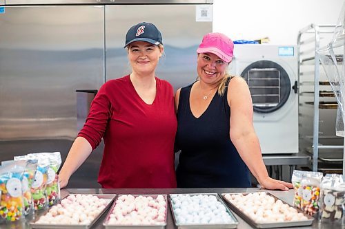 MIKAELA MACKENZIE / WINNIPEG FREE PRESS

Sydney Gervais, owner of the Polar Shoppe (left), and her mom Jennifer Lukacs at the commercial kitchen where they freeze-dry the candy on Wednesday, Aug. 2, 2023. For Dave Sanderson story.
Winnipeg Free Press 2023