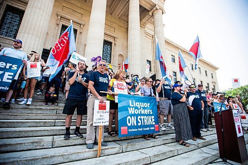 MIKAELA MACKENZIE / WINNIPEG FREE PRESS

MGEU members rally for higher wages at the Manitoba Legislature on Thursday, Aug. 3, 2023. For Malak Abas story.
Winnipeg Free Press 2023