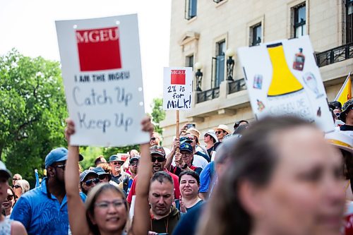 MIKAELA MACKENZIE / WINNIPEG FREE PRESS

MGEU members rally for higher wages at the Manitoba Legislature on Thursday, Aug. 3, 2023. For Malak Abas story.
Winnipeg Free Press 2023