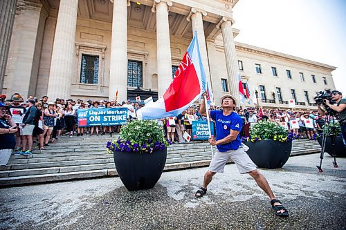 MIKAELA MACKENZIE / WINNIPEG FREE PRESS

MGEU members rally for higher wages at the Manitoba Legislature on Thursday, Aug. 3, 2023. For Malak Abas story.
Winnipeg Free Press 2023