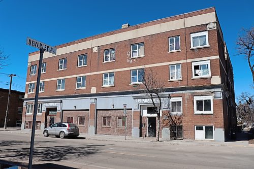 The Adanac Apartments at 737 Sargent Ave. pictured April 11, 2023. (Tyler Searle / Winnipeg Free Press)