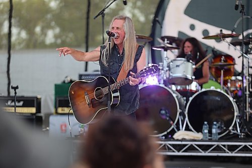 Killer Dwarfs lead singer Russ Graham performs on the PlayNow Main Stage during the opening night of this year’s Rockin’ the Fields of Minnedosa festival. (Kyle Darbyson/The Brandon Sun)