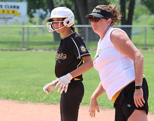 Westman Magic assistant coach Christy Shearer, shown speaking to base runner Brynna Andrew, has experience behind the bench in a number of sports. (Perry Bergson/The Brandon Sun)
Aug. 8, 2023