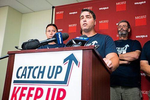 MIKAELA MACKENZIE / WINNIPEG FREE PRESS

Kyle Ross, MGEU president, speaks to the media at Union Centre on Tuesday, Aug. 8, 2023. For Malak Abas story.
Winnipeg Free Press 2023