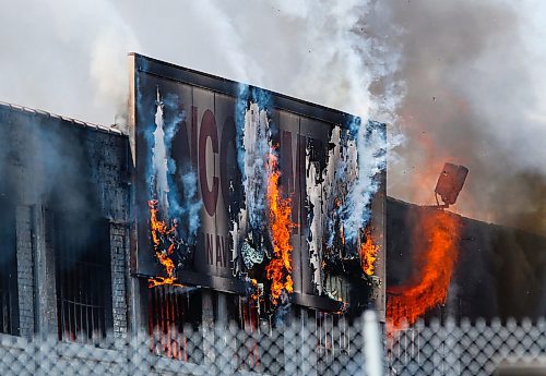 JOHN WOODS / WINNIPEG FREE PRESS
Firefighters were called to fight a fire early Sunday morning at Anco Lumber at 960 Logan in Winnipeg, Sunday, August 6, 2023. 

Reporter: cierra