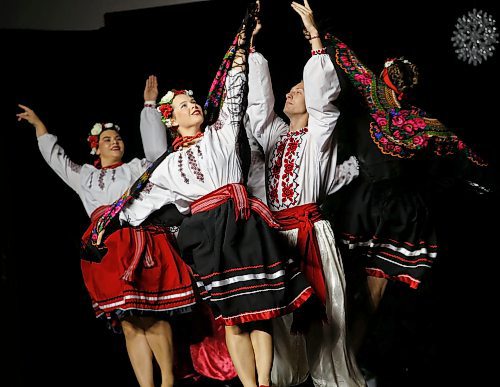 JOHN WOODS / WINNIPEG FREE PRESS
Performers at the Ukraine pavilion in Winnipeg, Monday, August 7, 2023. 

Reporter: tessa