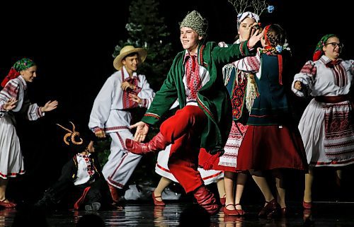 JOHN WOODS / WINNIPEG FREE PRESS
Performers at the Ukraine pavilion in Winnipeg, Monday, August 7, 2023. 

Reporter: tessa