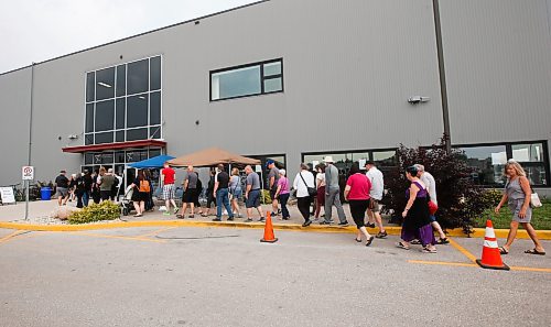 JOHN WOODS / WINNIPEG FREE PRESS
People line up to get into the Ukraine pavilion in Winnipeg, Monday, August 7, 2023. 

Reporter: tessa