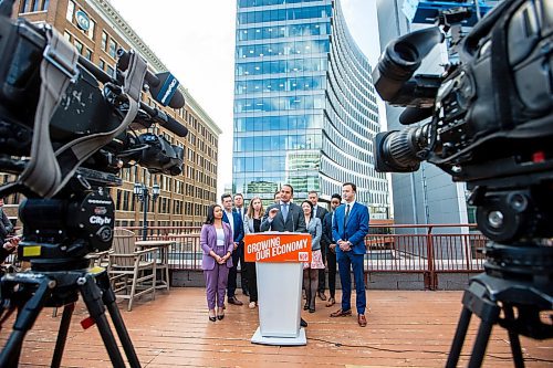 MIKAELA MACKENZIE / WINNIPEG FREE PRESS

NDP leader Wab Kinew makes an economic election announcement downtown on Wednesday, Aug. 9, 2023. For Carol Sanders story.
Winnipeg Free Press 2023.