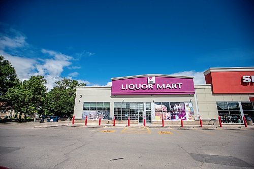 MIKAELA MACKENZIE / WINNIPEG FREE PRESS

The Liquor Mart at Portage and Burnell, which is closed due to strike action, on Wednesday, Aug. 9, 2023. For Cierra story.
Winnipeg Free Press 2023.